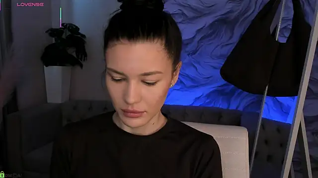 Aria Mila online show from March 20, 3:18 am