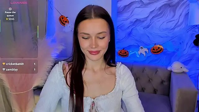 Aria Mila online show from October 25, 11:20 am