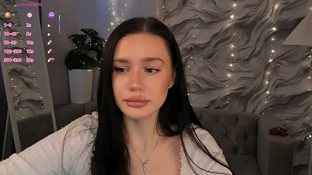 Snapshot of Aria_Mila chatting on February 19, 11:18 am Aria Mila online show from February 19, 11:18 am