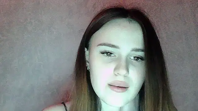 Snapshot of SweetLoraa chatting on March 7, 8:25 pm SweetLoraa online show from March 7, 8:25 pm