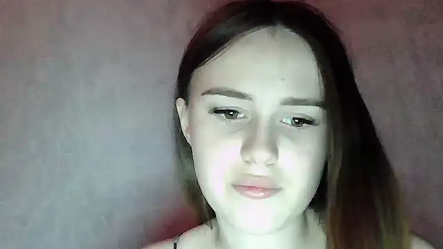 Snapshot of SweetLoraa chatting on February 15, 4:39 pm SweetLoraa online show from February 15, 4:39 pm