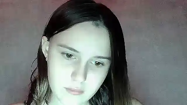 Snapshot of SweetLoraa chatting on October 28, 12:44 am SweetLoraa online show from October 28, 12:44 am