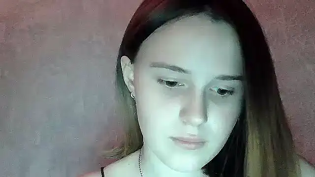 Snapshot of SweetLoraa chatting on October 31, 3:52 pm SweetLoraa online show from October 31, 3:52 pm