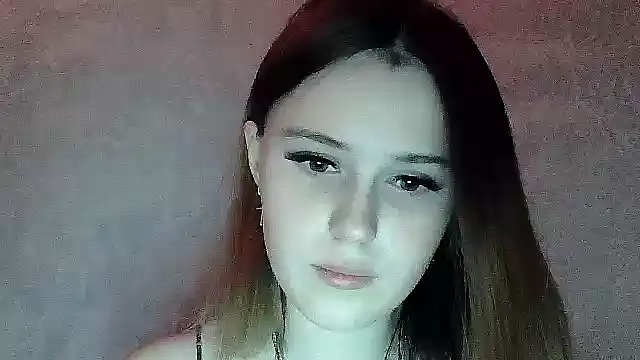 Snapshot of SweetLoraa chatting on November 6, 4:11 pm SweetLoraa online show from November 6, 4:11 pm