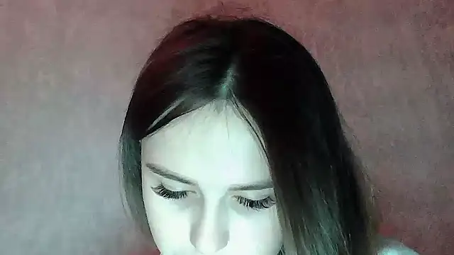 Snapshot of SweetLoraa chatting on February 13, 4:51 pm SweetLoraa online show from February 13, 4:51 pm