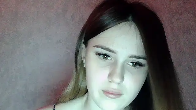 Snapshot of SweetLoraa chatting on February 2, 5:34 pm SweetLoraa online show from February 2, 5:34 pm