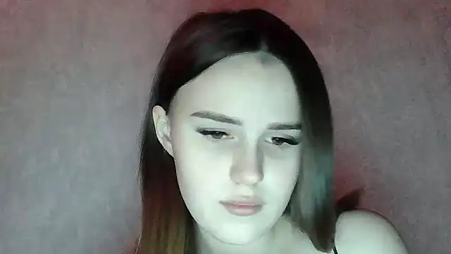 Snapshot of SweetLoraa chatting on March 3, 7:43 pm SweetLoraa online show from March 3, 7:43 pm