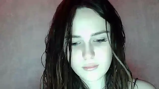 Snapshot of SweetLoraa chatting on April 6, 7:26 pm SweetLoraa online show from April 6, 7:26 pm