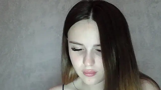 SweetLoraa online show from June 15, 10:04 am