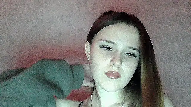 Snapshot of SweetLoraa chatting on November 8, 1:47 pm SweetLoraa online show from November 8, 1:47 pm