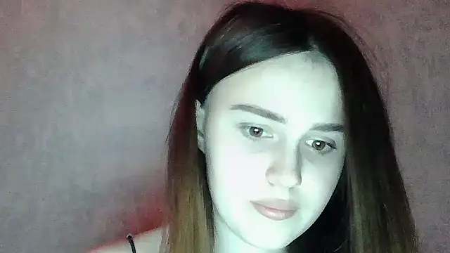 Snapshot of SweetLoraa chatting on March 15, 7:10 pm SweetLoraa online show from March 15, 7:10 pm