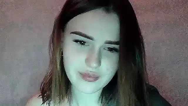 Snapshot of SweetLoraa chatting on November 12, 7:40 pm SweetLoraa online show from November 12, 7:40 pm