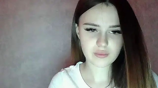 Snapshot of SweetLoraa chatting on March 21, 4:33 pm SweetLoraa online show from March 21, 4:33 pm