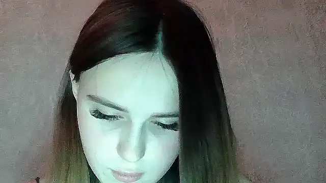 SweetLoraa online show from January 5, 6:00 pm