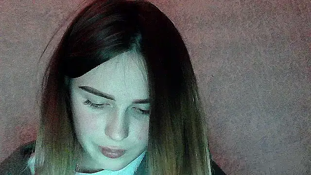 Snapshot of SweetLoraa chatting on November 13, 7:07 pm SweetLoraa online show from November 13, 7:07 pm