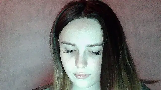 Snapshot of SweetLoraa chatting on April 8, 7:26 pm SweetLoraa online show from April 8, 7:26 pm