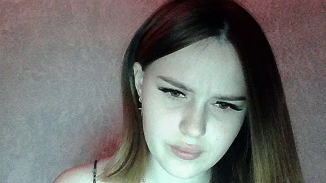 Snapshot of SweetLoraa chatting on November 25, 3:01 pm SweetLoraa online show from November 25, 3:01 pm