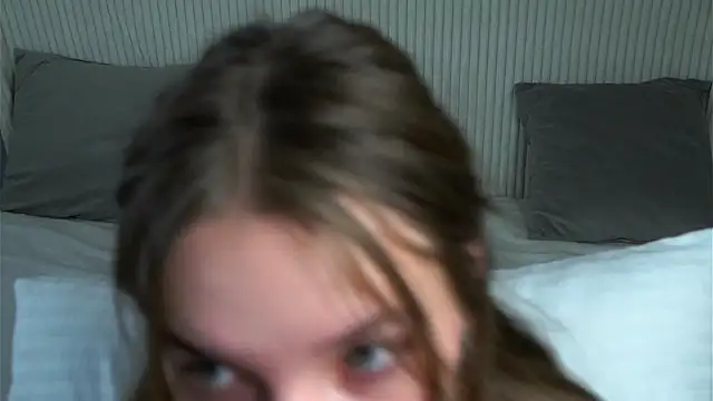 KarriBrownd online show from December 5, 1:05 am