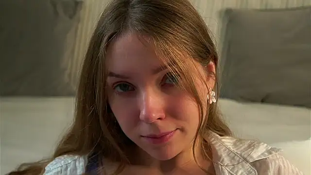 Snapshot of KarriBrownd chatting on October 3, 1:09 am KarriBrownd online show from October 3, 1:09 am