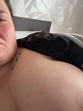 SunnyLeila2101 online show from April 2, 11:17 am