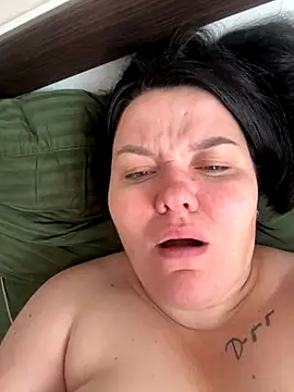 SunnyLeila2101 online show from October 26, 8:15 am