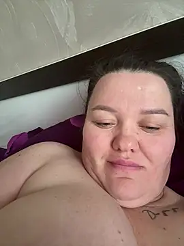 SunnyLeila2101 online show from April 5, 3:35 am