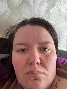 SunnyLeila2101 online show from April 3, 7:15 am