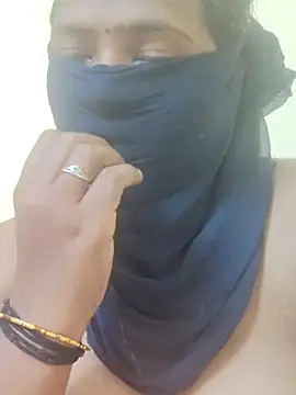 Snapshot of Tamilreethu chatting on December 18, 2:49 am Tamilreethu online show from December 18, 2:49 am