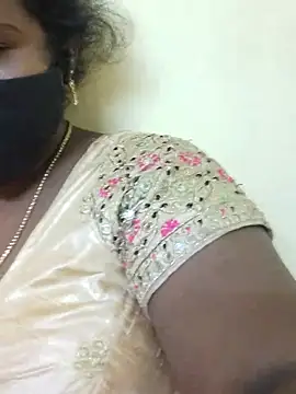 Snapshot of Tamilreethu chatting on November 5, 4:32 pm Tamilreethu online show from November 5, 4:32 pm