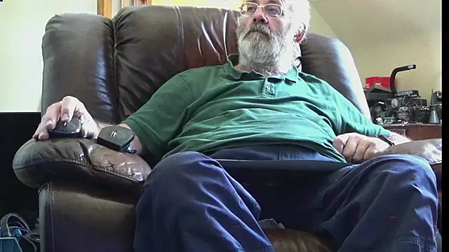 Snapshot of janzer13 chatting on July 3, 1:39 pm janzer13 online show from July 3, 1:39 pm