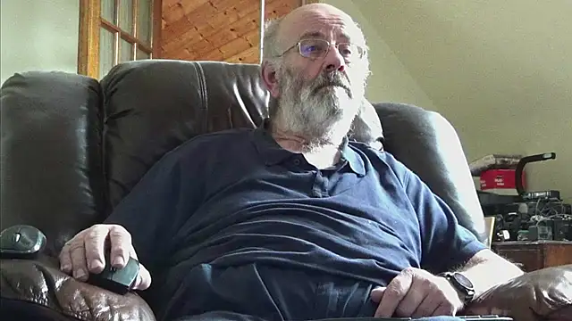 janzer13 online show from February 19, 1:52 pm