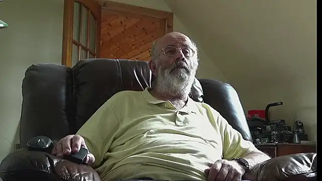 Snapshot of janzer13 chatting on June 13, 1:20 pm janzer13 online show from June 13, 1:20 pm