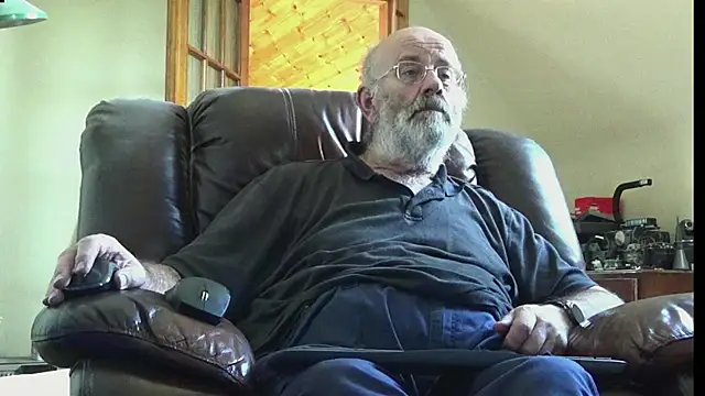Snapshot of janzer13 chatting on June 9, 2:51 pm janzer13 online show from June 9, 2:51 pm