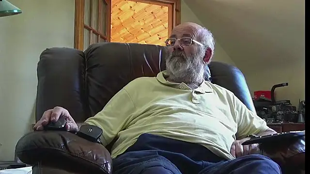Snapshot of janzer13 chatting on June 12, 1:09 pm janzer13 online show from June 12, 1:09 pm