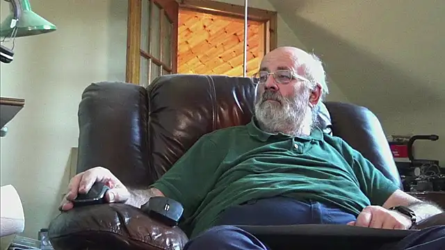 janzer13 online show from December 4, 1:54 pm