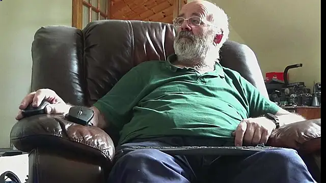 Snapshot of janzer13 chatting on June 30, 1:11 pm janzer13 online show from June 30, 1:11 pm