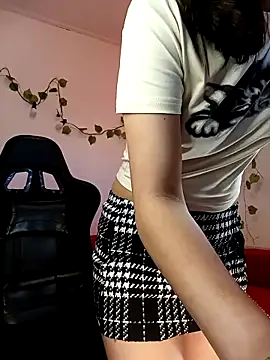 Snapshot of Maia_0 chatting on September 9, 8:18 pm Maia 0 online show from September 9, 8:18 pm