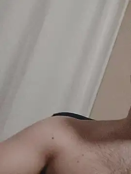 Snapshot of LoboSolitariooy chatting on October 29, 12:20 am LoboSolitariooy online show from October 29, 12:20 am