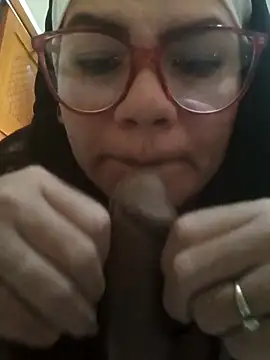 Snapshot of maria_angel11 chatting on October 25, 7:51 am maria angel11 online show from October 25, 7:51 am