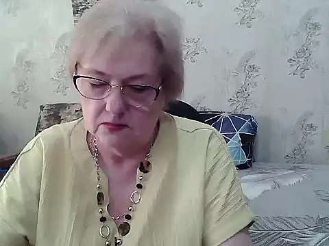 Snapshot of Renata62011 chatting on June 12, 12:25 pm Renata62011 online show from June 12, 12:25 pm
