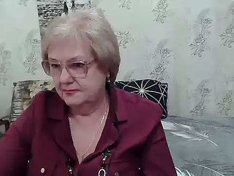 Renata62011 online show from April 23, 12:11 pm