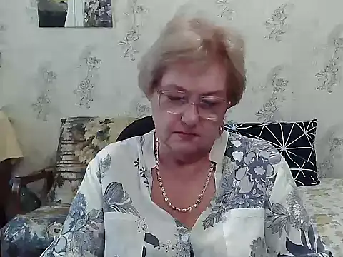 Snapshot of Renata62011 chatting on September 16, 11:11 am Renata62011 online show from September 16, 11:11 am
