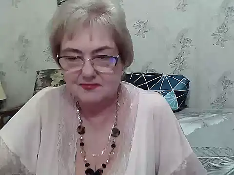 Snapshot of Renata62011 chatting on June 19, 12:44 pm Renata62011 online show from June 19, 12:44 pm