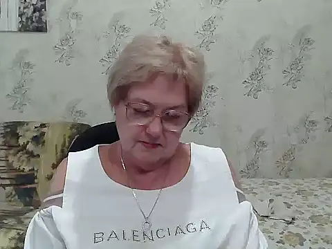 Snapshot of Renata62011 chatting on September 29, 11:27 am Renata62011 online show from September 29, 11:27 am