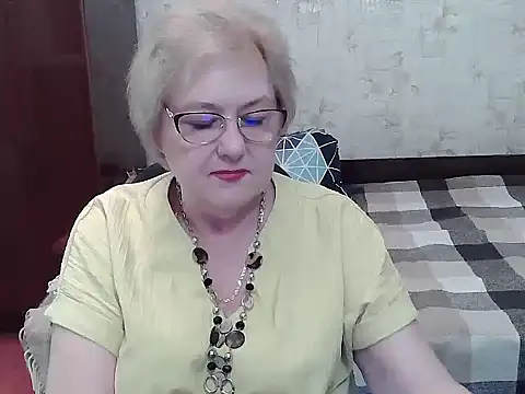 Snapshot of Renata62011 chatting on July 14, 12:33 pm Renata62011 online show from July 14, 12:33 pm