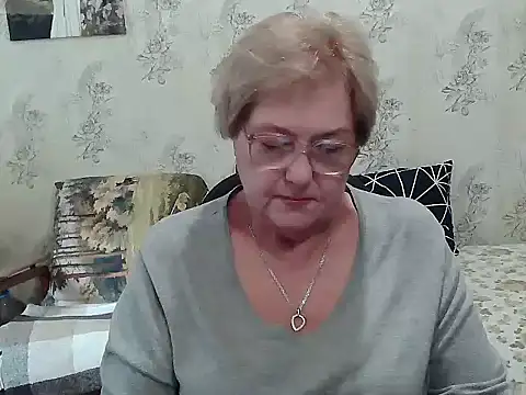 Snapshot of Renata62011 chatting on September 18, 11:24 am Renata62011 online show from September 18, 11:24 am