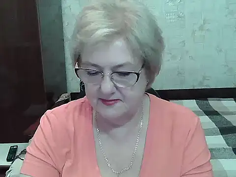 Snapshot of Renata62011 chatting on July 17, 12:13 pm Renata62011 online show from July 17, 12:13 pm