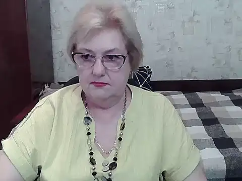 Snapshot of Renata62011 chatting on July 8, 12:28 pm Renata62011 online show from July 8, 12:28 pm