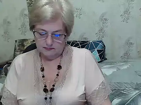 Snapshot of Renata62011 chatting on June 17, 6:13 am Renata62011 online show from June 17, 6:13 am