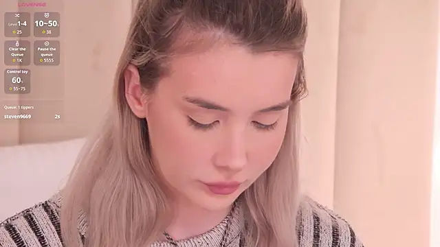 Snapshot of Nesolla chatting on January 5, 7:17 pm Nesolla online show from January 5, 7:17 pm